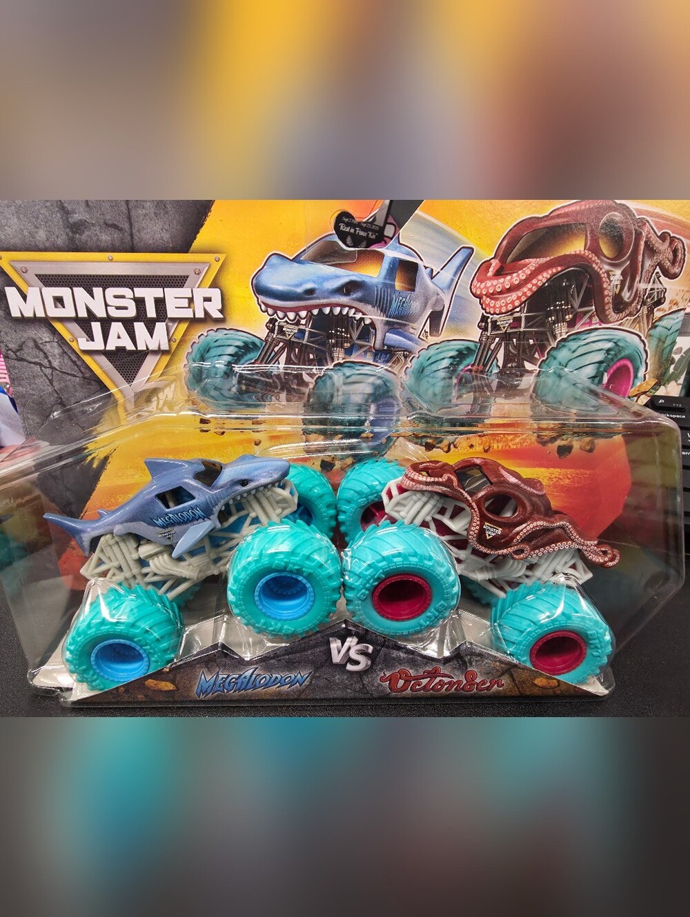 🩵❤️ Monster Jam Megalodon vs Octonser Monster Truck Set - Turquoise & Blue